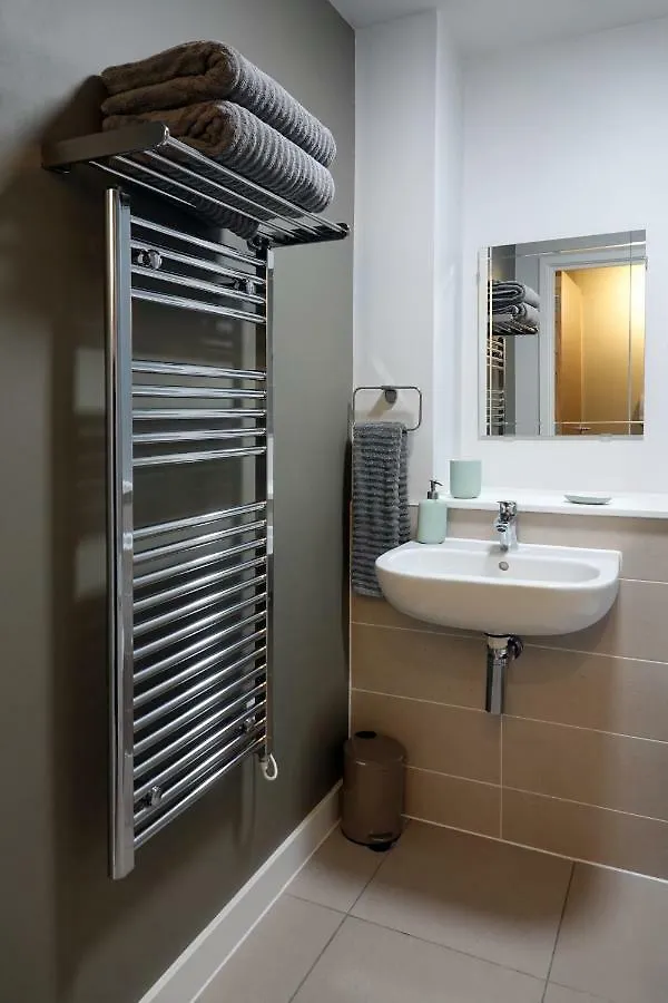 Modern One Bedroom Apartment In Cardiff Bay Reino Unido